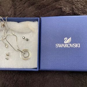 Sterling Silver Swarovski necklace